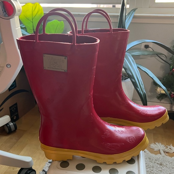 ❌❌SOLD❌❌ Disney Winnie the Pooh Women’s Rain Boots - Size 8/39 - Picture 3 of 8